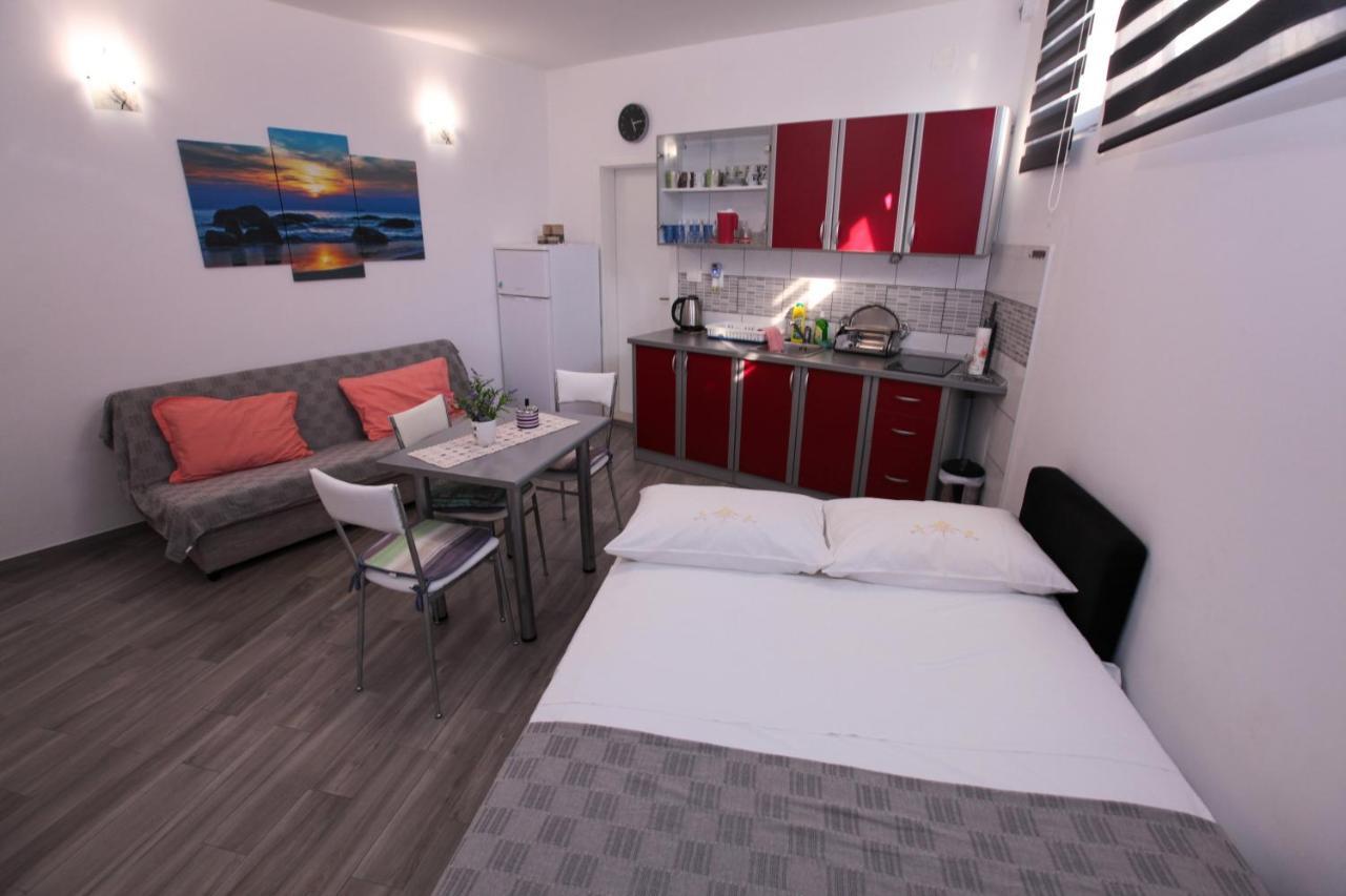 Apartments Damjan บริสท์ ภายนอก รูปภาพ