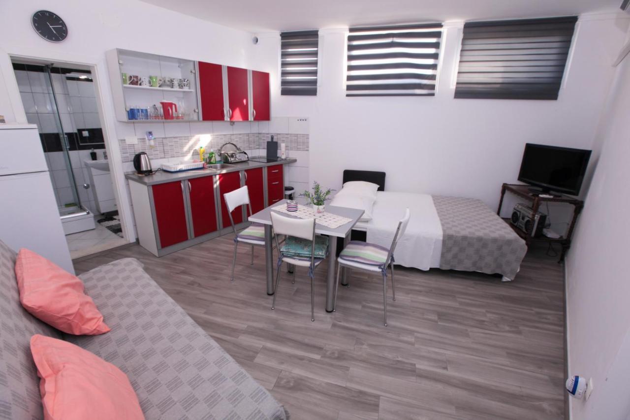 Apartments Damjan บริสท์ ภายนอก รูปภาพ